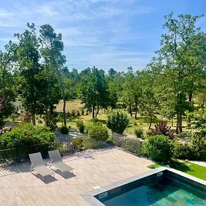 https://la-grande-bastide.fr-provencehotel.com